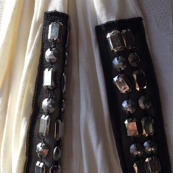 Infinity Scarf cream and black stud detail - Picture 2 of 3